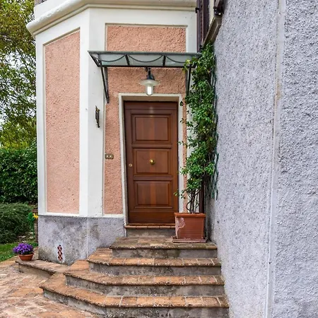 Apartment On The Slopes Of Monte Malbe House